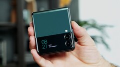 Il display di copertura di Galaxy Z Flip dovrebbe finalmente superare i 2 pollici con il quarto modello. (Fonte immagine: CNET)