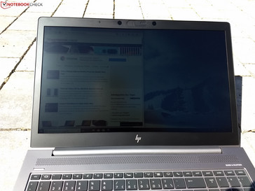 Utilizzo dello ZBook 15u G5 all'esterno al sole
