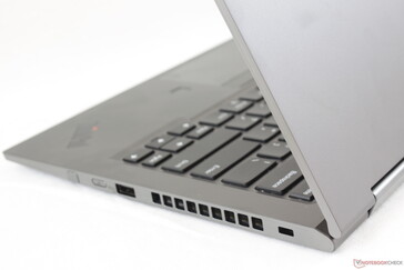 Il colore argento opaco nasconde meglio le ditate rispetto al solito ThinkPad tutto nero