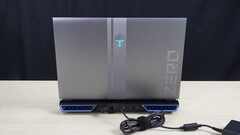 Il portatile ThunderRobot Zero è dotato di un Intel Core i9-13900HX e di una GPU GeForce RTX 4060. (Fonte: Valutazioni di Zhongzheng su YouTube)