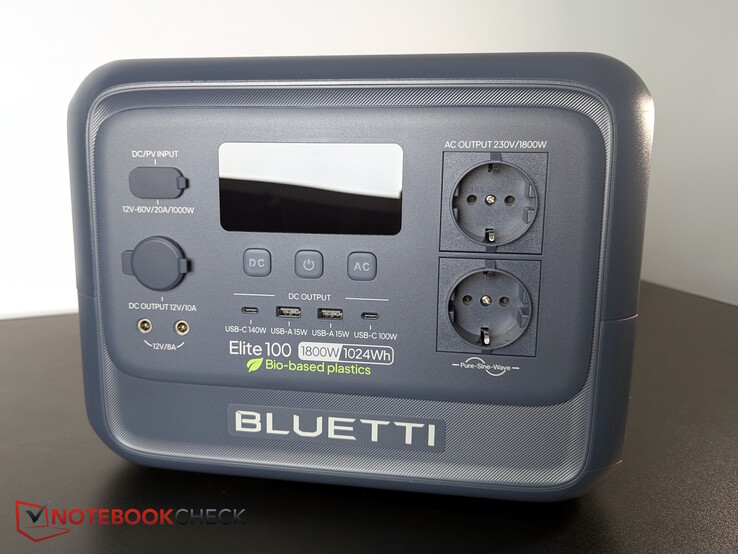 Quasi tutte le porte si trovano sulla parte anteriore. Non ci sono coperture protettive.