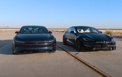 L&#039;ultimo faccia a faccia tra dedan elettrici: Lucid Air da 250.000 dollari sfida Tesla Model S Plaid da 111.000 dollari. (Fonte: Edmunds Cars via YouTube)