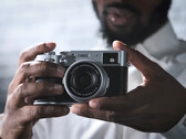 La Fujifilm X100V è diventata una leggenda nella comunità fotografica, nonostante il suo status di unobtanium a causa della produzione limitata. (Fonte: Fujifilm)