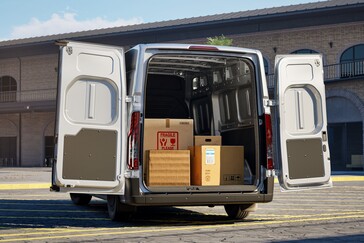 Nella sua configurazione top di gamma, il furgone elettrico Transit City offre una capacità di carico utile di circa 2.800 libbre