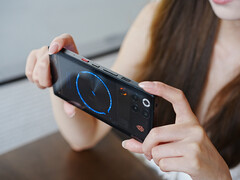 Si prevede che l'11S Pro+ sarà lanciato a livello globale come 11S Pro. Nella foto: la vista posteriore del telefono da gioco.