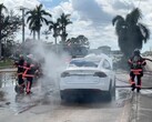 Gli EV in fiamme come la Tesla Model X vista in questa foto possono essere difficili da spegnere (Immagine: Jimmy Patronis)