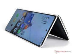 Il successore del MIX Fold 4, nella foto, potrebbe essere ancora lontano qualche mese. (Fonte: Notebookcheck)