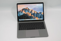 Recensione: Apple MacBook Pro 13 Entry (Mid 2017, senza Touch Bar). Modello di test fornito da Cyberport.