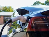Stazioni di ricarica per auto elettriche obbligatorie per tutte le nuove case britanniche