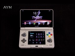 L&#039;AYN Thor ha un doppio display touch AMOLED. (Fonte: AYN)