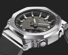 Il Casio G-Shock GMS2110-1A1 con lunetta in metallo, raffigurato su uno sfondo scuro. (Fonte: Casio)