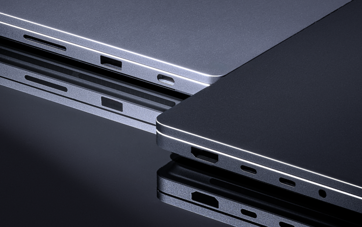 Le immagini di marketing ufficiali del Surface Laptop Ultra mostrano anche che la porta USB-C a destra è più grande.
