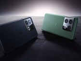 Il modello OnePlus 10 Pro, lanciato nel 2022, presentava un modulo fotocamera di forma quadrata. (Fonte: OnePlus)