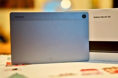 Il Samsung Galaxy Tab A11+ 5G non ha la batteria più grande, ma è comunque adatto all'uso quotidiano. (Fonte: Notebookcheck)