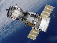 Un'immagine che mostra un satellite russo in orbita intorno alla Terra. (Fonte: WikiImages - Pixabay)