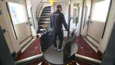 Ascensore per sedie a rotelle nel TGV M