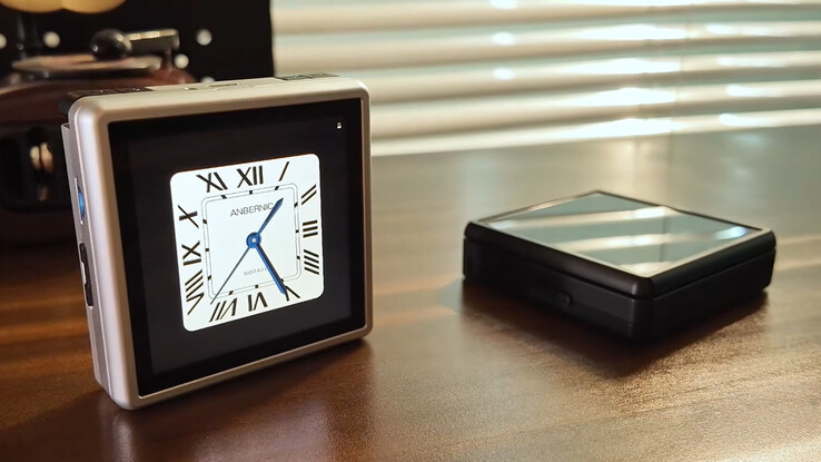 L'Anbernic RG Rotate nei due colori di lancio.