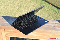 Il Dell Latitude 7390 2-in-1. Modello fornito da Dell US