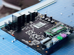 Minisforum ha solo preso in giro la scheda madre che sarà inclusa nel mini PC Ryzen 9 5900XH. (Fonte: Minisforum)