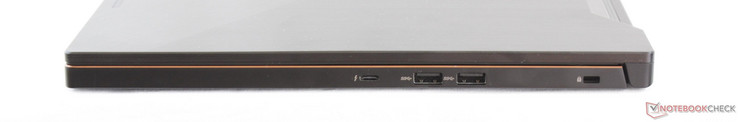 Lato Destro: USB Type-C + Thunderbolt 3, 2x USB 3.0, Kensington Lock