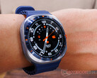 2025 Galaxy Watch Ultra (nella foto) dispone di 64 GB di memoria (fonte: Notebookcheck)