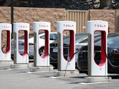 Tesla annuncia una soluzione di accodamento virtuale per combattere gli scontri con i conducenti nei siti di Supercharger (Fonte: Tesla)