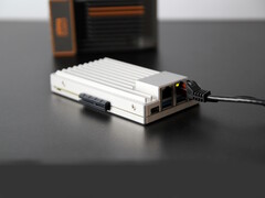 Das ZimaBoard 2 mit dem ZimaBoard 1 im Hintergrund. (Fonte immagine: IceWhale)