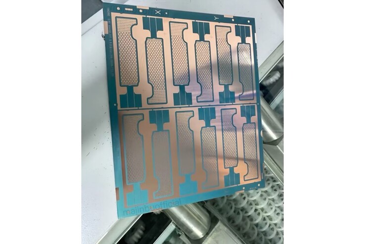 Come potrebbe apparire la base della camera a vapore dell'iPhone 17 Pro. (Fonte: Majin Bu Official)