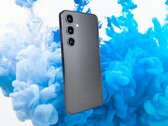 Samsung ha rilasciato la serie Galaxy S24 il 31 gennaio 2024. (Fonte: Notebookcheck, Pawel Czerwinski su Unsplash, modificato)