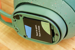 La batteria di Fairbuds XL può essere sostituita facilmente. (Fonte: iFixit)