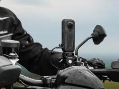 Insta360 X4 Air è compatibile con la maggior parte degli accessori X5 (Fonte: Insta360)