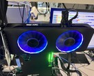 Un prototipo di Intel Arc A770 in fase di test nei laboratori Intel (immagine via Raja Koduri su Twitter)