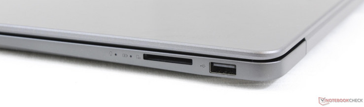 Lato destro: SD reader, USB 2.0
