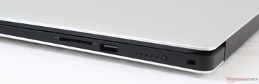 A destra: lettore schede SD, USB 3.1 Gen 1, indicatore batteria, Noble lock