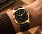 L'orologio Timex Marlin Tonneau TW2Y84500IK presenta una cassa color oro