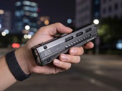 L'EDC15 è stata progettata per essere una torcia compatta, ideale per l'uso quotidiano, in grado di fornire una potenza adeguata. 
