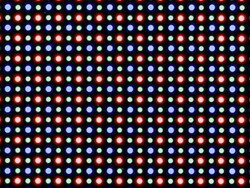 Entrambi i display OLED utilizzano una matrice di sub-pixel RG/BG composta da un LED rosso, uno blu e uno verde ciascuno