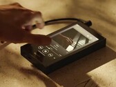 L'ultimo Sony Walkman è più grande del suo predecessore, ma promette anche un suono migliore.