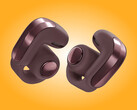 Gli auricolari Bose Ultra Open Earbuds di seconda generazione nella finitura Cherry Chocolate.
