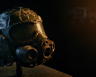 Primo piano della replica dell'elmetto Spartan della Collector's Edition di Metro 2039, con visiera scura, elementi integrati di una maschera antigas e dettagli segnati dalla battaglia.