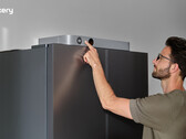Il Jackery FridgeGuard è dotato di un piccolo schermo LCD