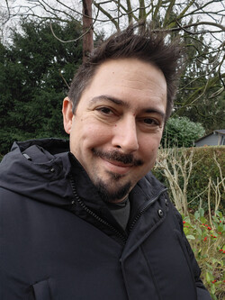 Un selfie con il sito Honor Magic8 Pro