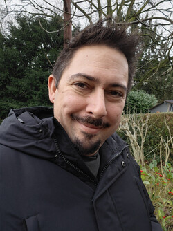 Un selfie con il sito Honor Magic8 Pro