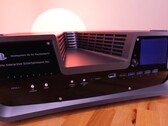 Un dev kit per PS5 è finalmente arrivato nelle mani di uno YouTuber. (Fonte: Macho Nacho Productions)