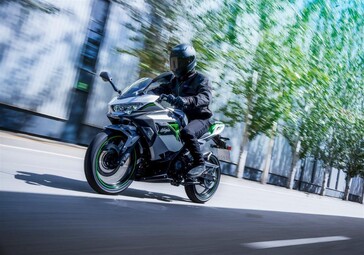 Le moto Kawasaki Ninja sono state in passato famose per le loro prestazioni, cosa che probabilmente la Ninja e-1 non raggiungerà. (Fonte: Kawasaki)