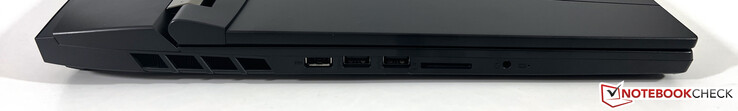 Lato sinistro: Alimentazione, 2x USB-A 3.2 Gen2 (10 Gbps), lettore di schede SD, jack stereo da 3,5 mm