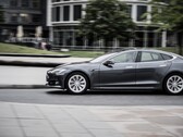 Tesla richiama le auto dopo aver riscontrato problemi con la modalità di guida autonoma. (Fonte: Moritz Kindler via Unsplash)