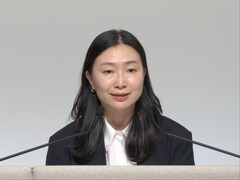 Lin Tao, direttore finanziario di Sony, durante l’ultima conferenza sui risultati finanziari.