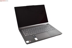 Recensione del Lenovo Yoga C940-14IIL, modello fornito da: