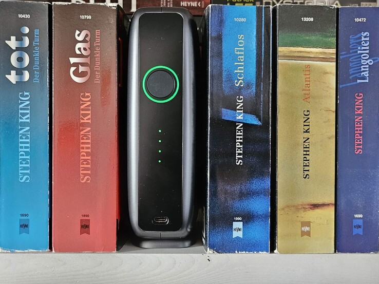 Il Nano Mini ha le dimensioni di un libro in brossura.